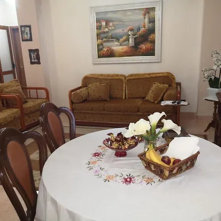 Nelson Plazh Daire Golem (Tirana)